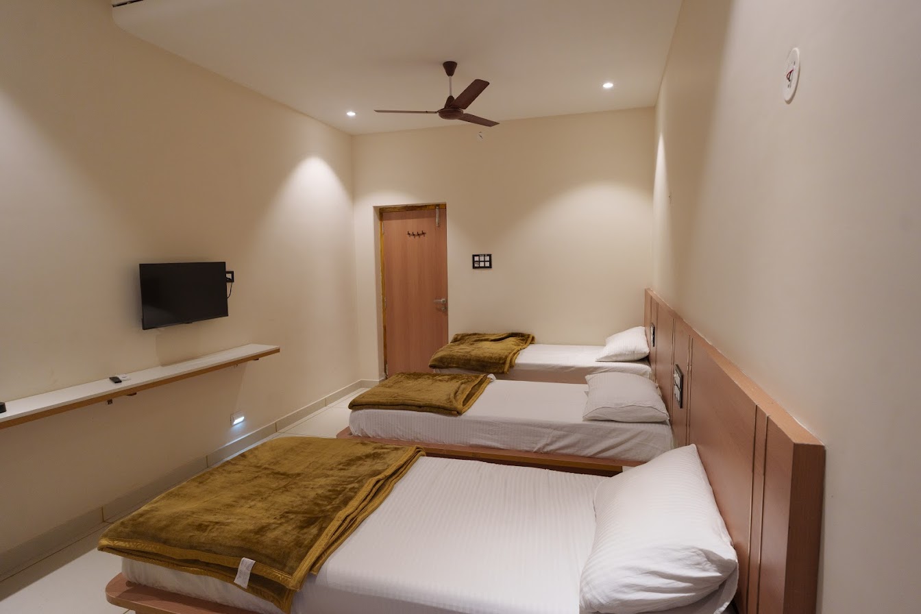 Triple Bed — 2